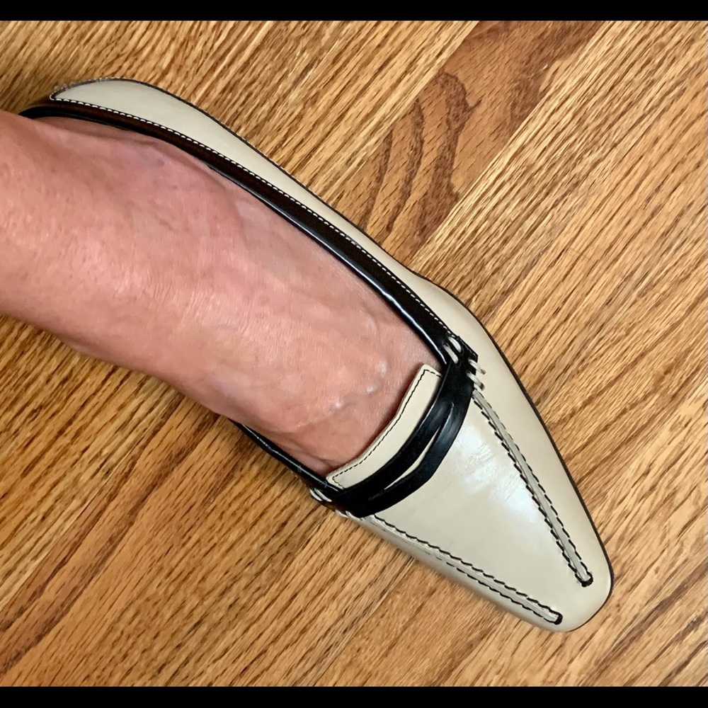 🌹TOD’s Leather Kitten Heel Pumps